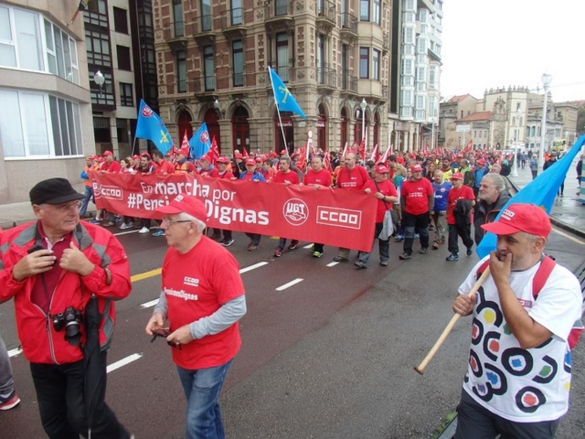 Marcha en defensa de las pensiones en Asturias