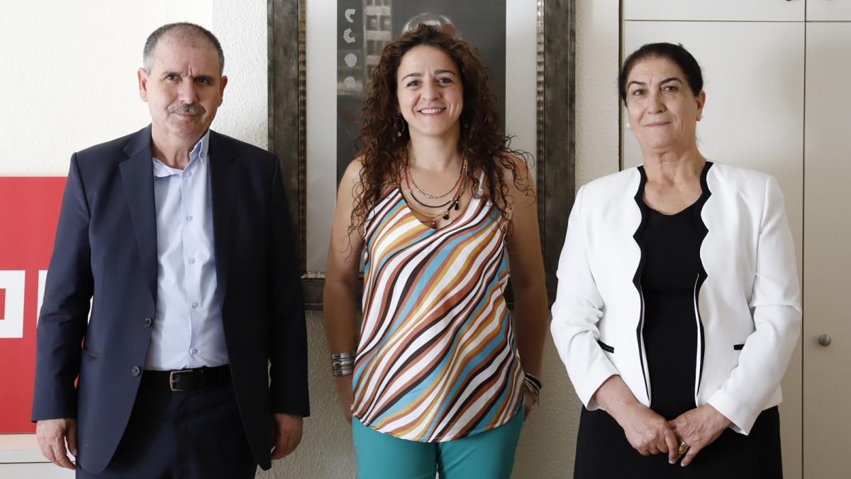 Noureddine Taboubi, Elena Blasco y Naima Hammami.