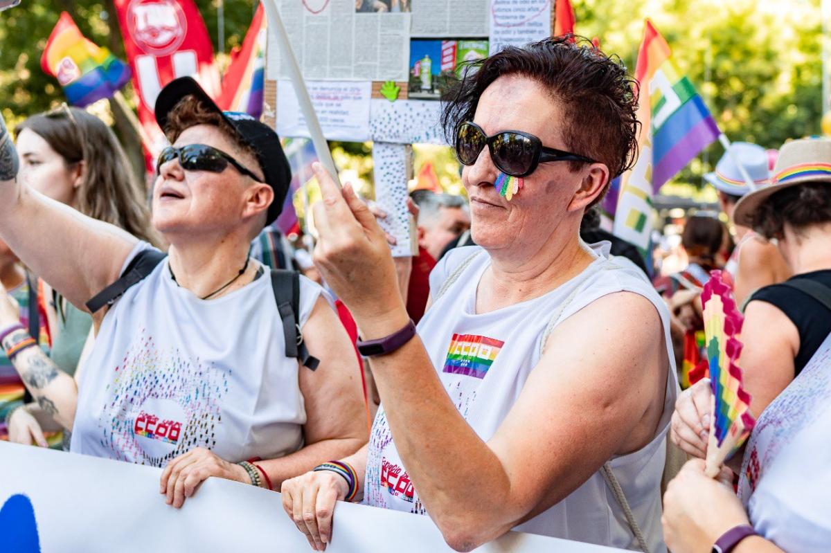 Nos hemos manifestado en la marcha del Orgullo 2023 #AlTrabajoSinArmarios #OrgulloDeSer