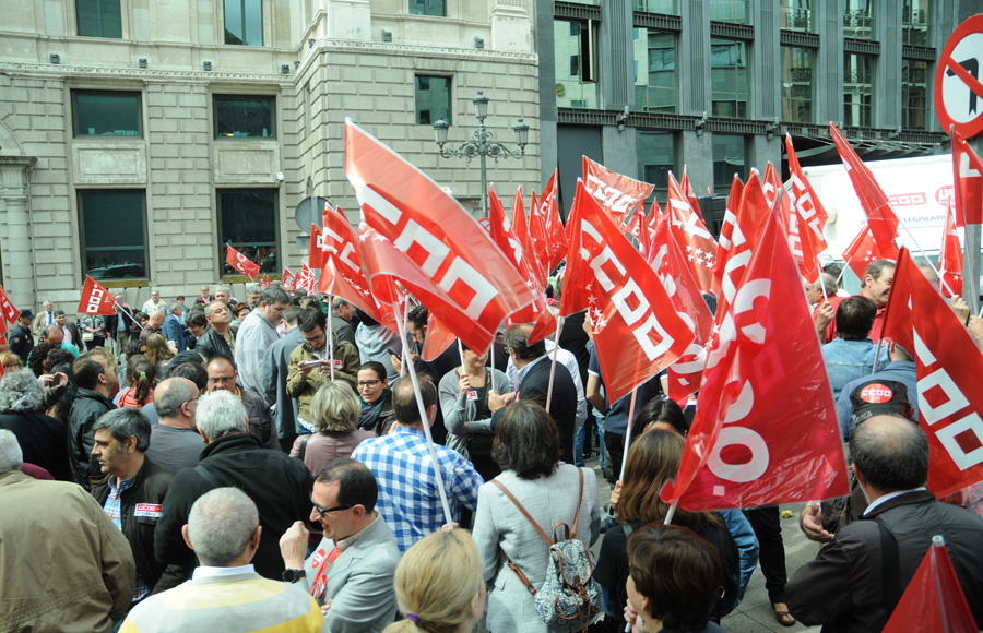 Galera de imgenes de la presentacin de las firmas de apoyo a la ILP en el Congreso