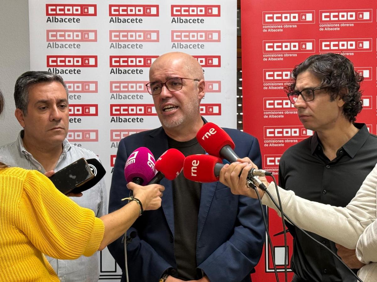 Javier Ortega, secretario general de CCOO Castilla-La Mancha, Unai Sordo, secretario general de CCOO y Paco Gómez, secretario general de CCOO Albacete