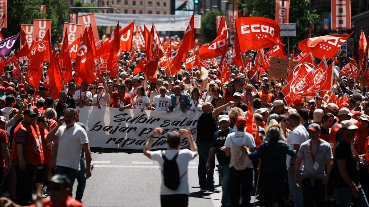 1 de Mayo 2023. "Subir salarios, bajar precios, repartir beneficios".