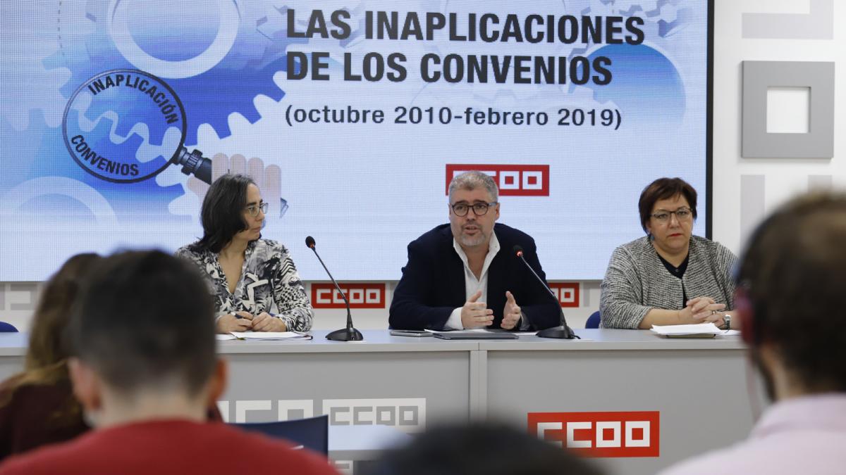 Aspecto de la rueda de prensa de presentacin del informe dobre inaplicaciones