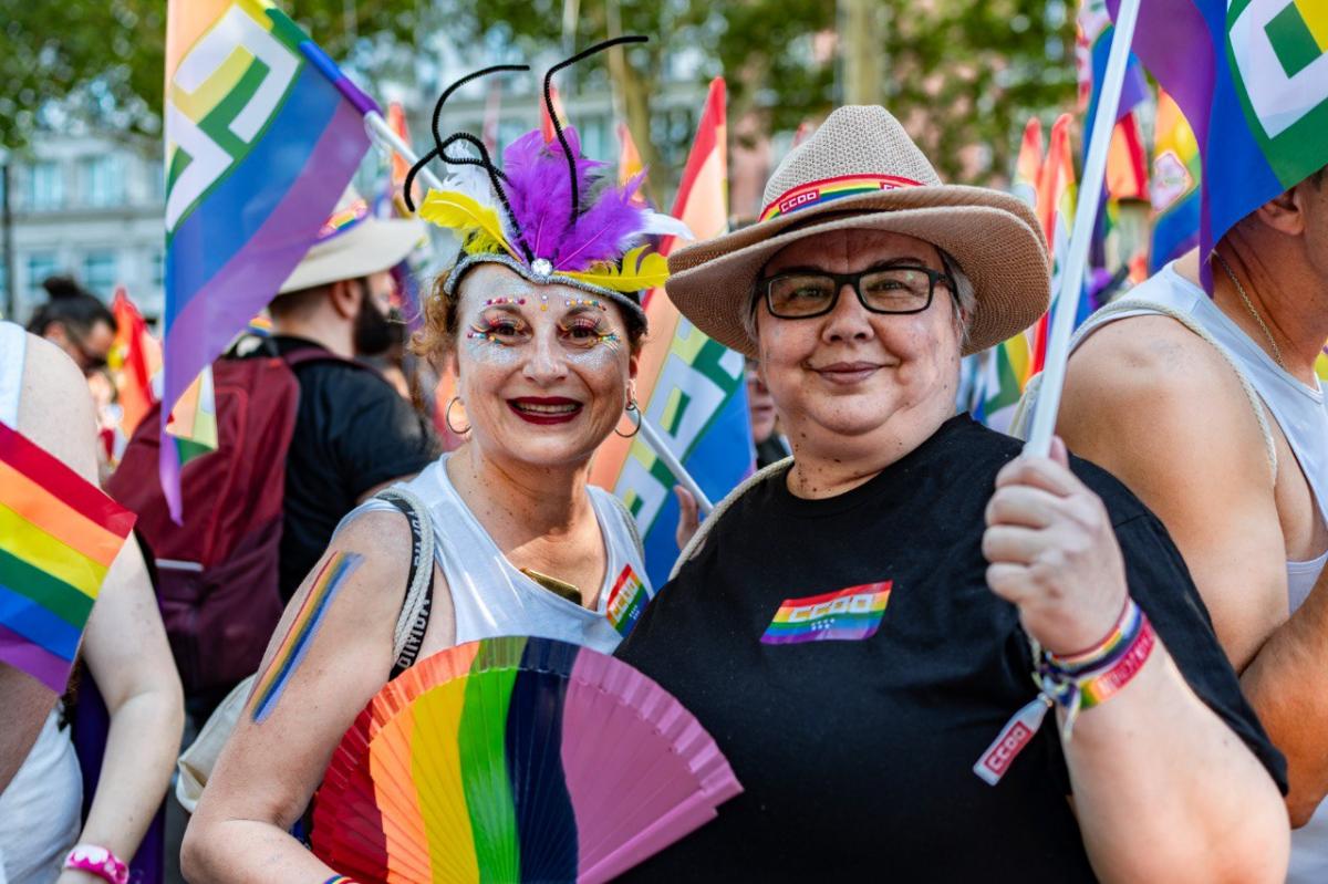 Nos hemos manifestado en la marcha del Orgullo 2023 #AlTrabajoSinArmarios #OrgulloDeSer