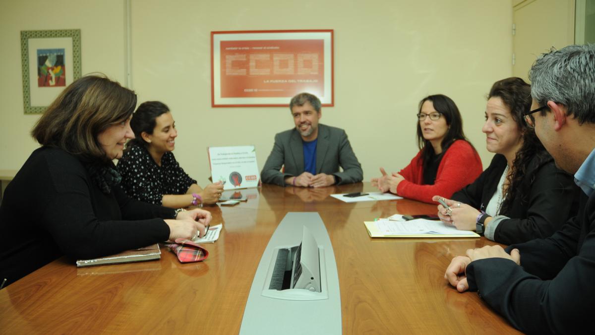 Aspecto de la reunin de CCOO con Trabajando en Positivo