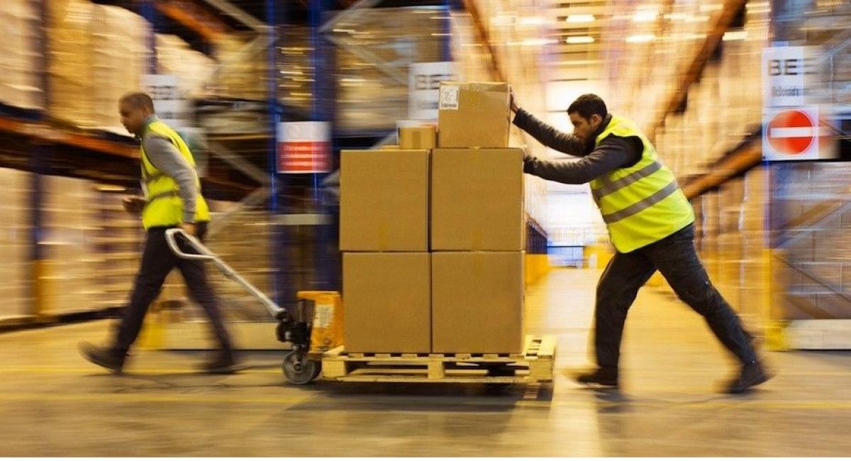 La productividad por trabajador crece el doble que los salarios, mientras los márgenes empresariales vuelven a batir récord.