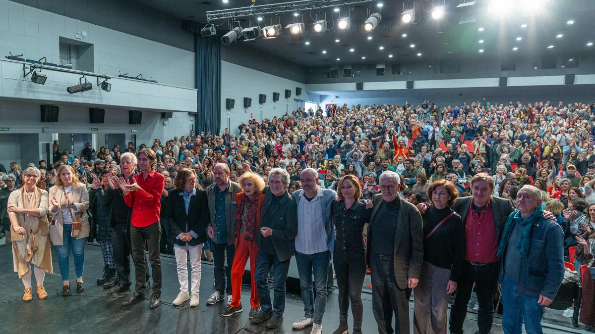 28 de abril: Acto "Por la Decencia Democrtica
