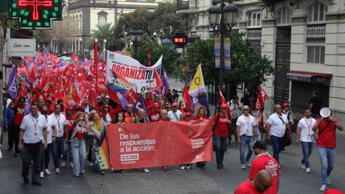 En Canarias, la escalada de los precios del alquiler y las hipotecas, un auténtico disparate social, centraron los mensajes del Unai Sordo.