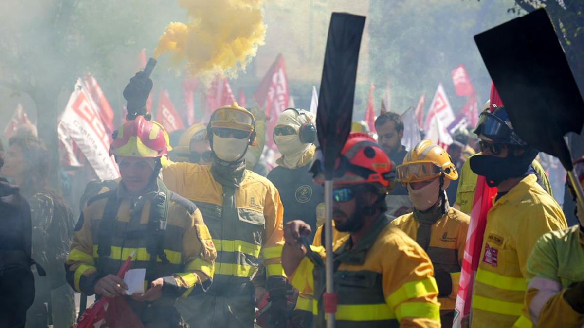24 de septiembre: Manifestación de las bomberas y bomberos forestales en Valladolid
