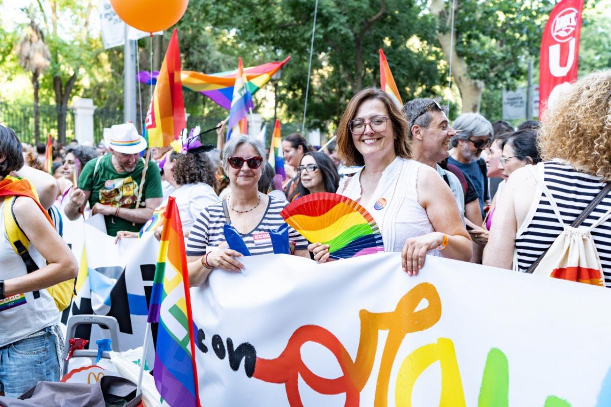 Nos hemos manifestado en la marcha del Orgullo 2023 #AlTrabajoSinArmarios #OrgulloDeSer