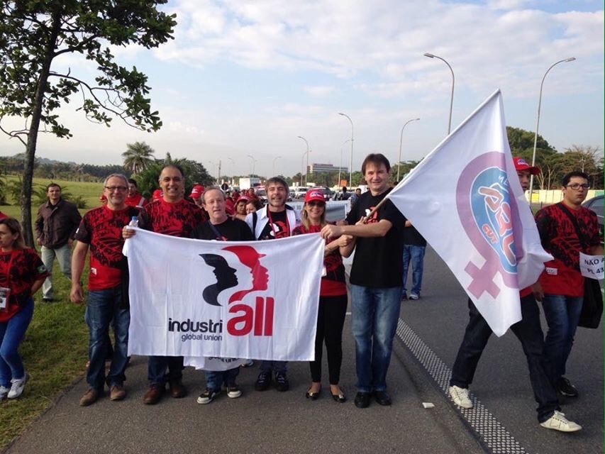 La delegacin internacional particip en la movilizacin programada durante la huelga general