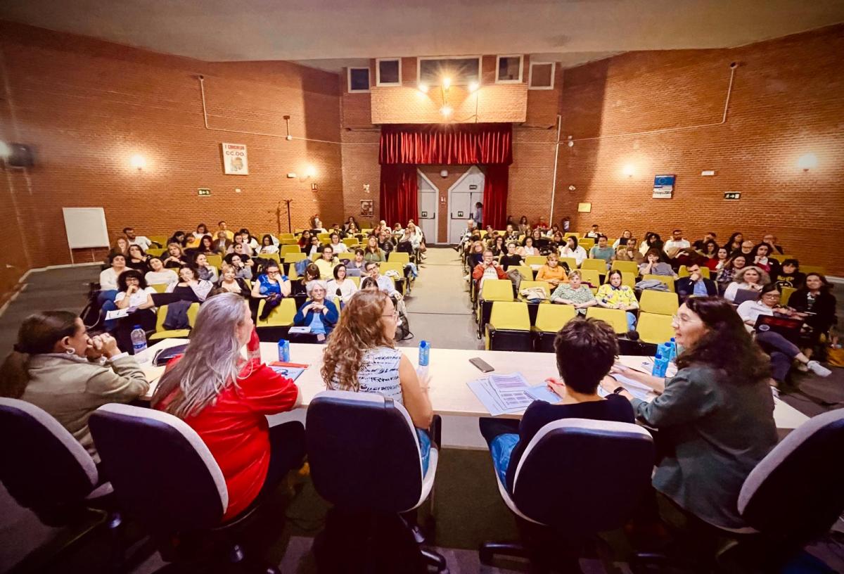 Cientos de delegadas y delegadas acudieron a la última formación en materia de acoso sexual y por razón de sexo.