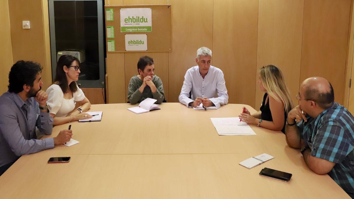 Reunin mantenida el pasado mircoles con los grupos parlamentarios de PNV y Bildu.