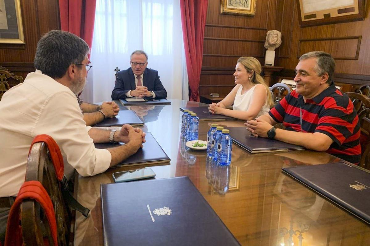 Carmen Vidal en la reunión con el presidente de la ciudad melillense, Eduardo de Castro