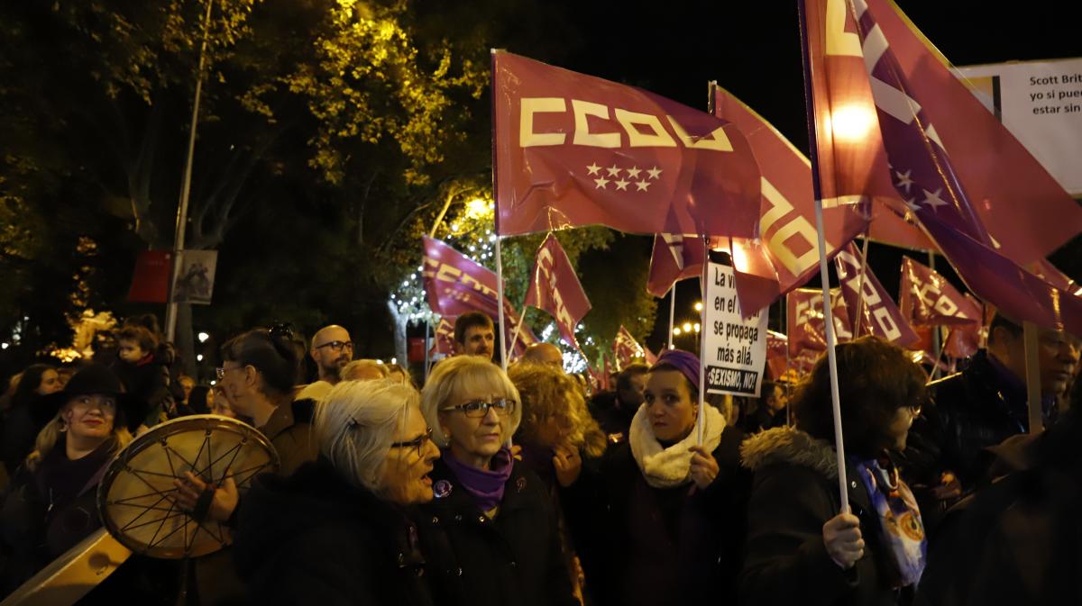 Una marea morada recorre las calles contra la violencia machista