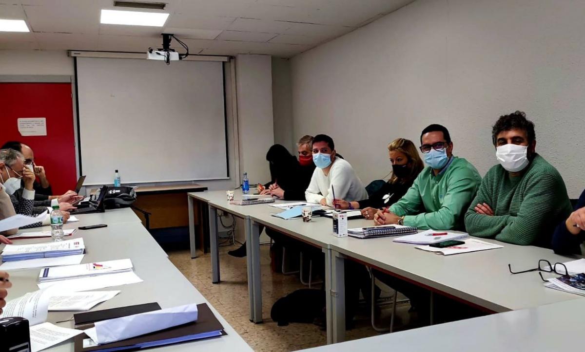 foto de la reunin de la mesa negociadora del convenio colectivo de industrias del calzado