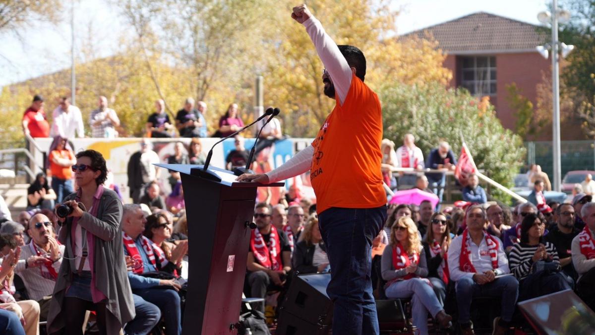 La jornada del 11 de noviembre debe combinar el paro laboral con una gran movilización social en las calles.