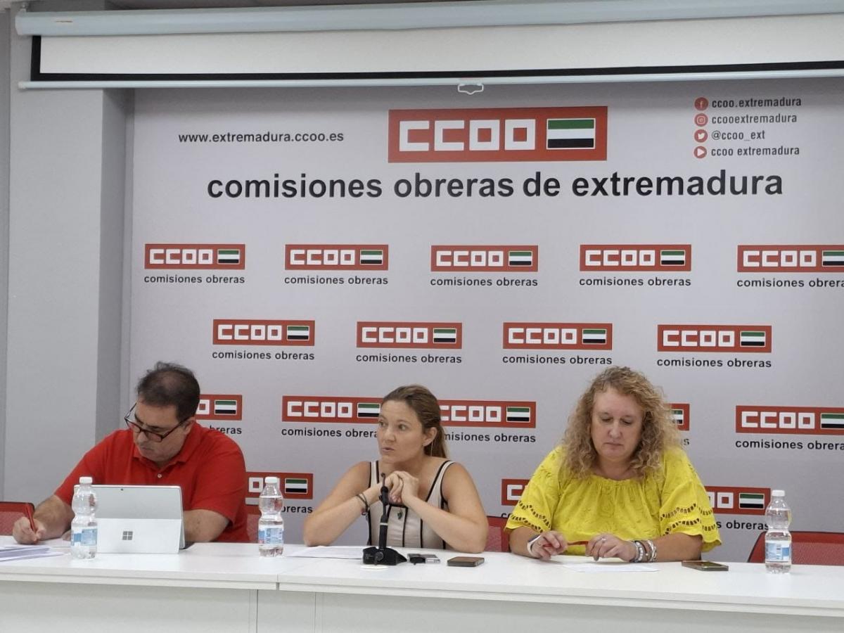 De izquierda a derecha: Tomás Rodríguez, Carmen Vidal y María Berrocal