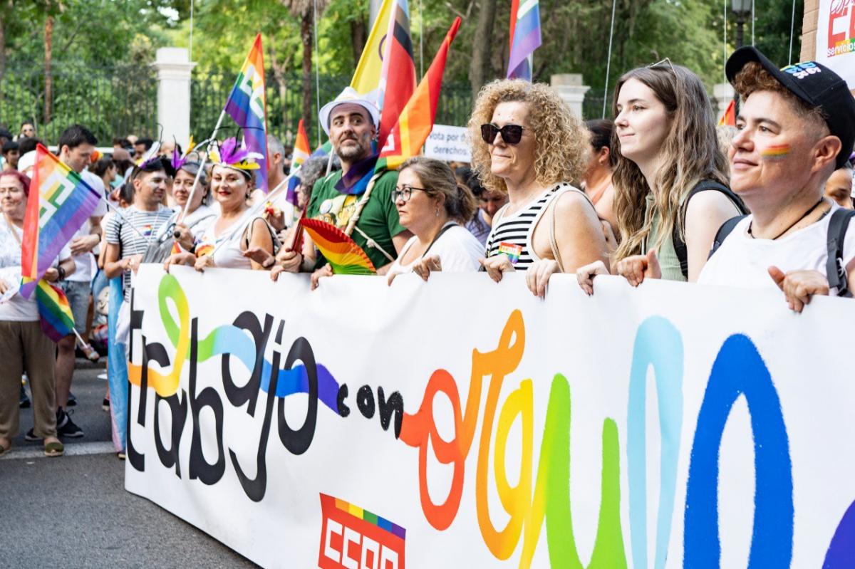 Nos hemos manifestado en la marcha del Orgullo 2023 #AlTrabajoSinArmarios #OrgulloDeSer