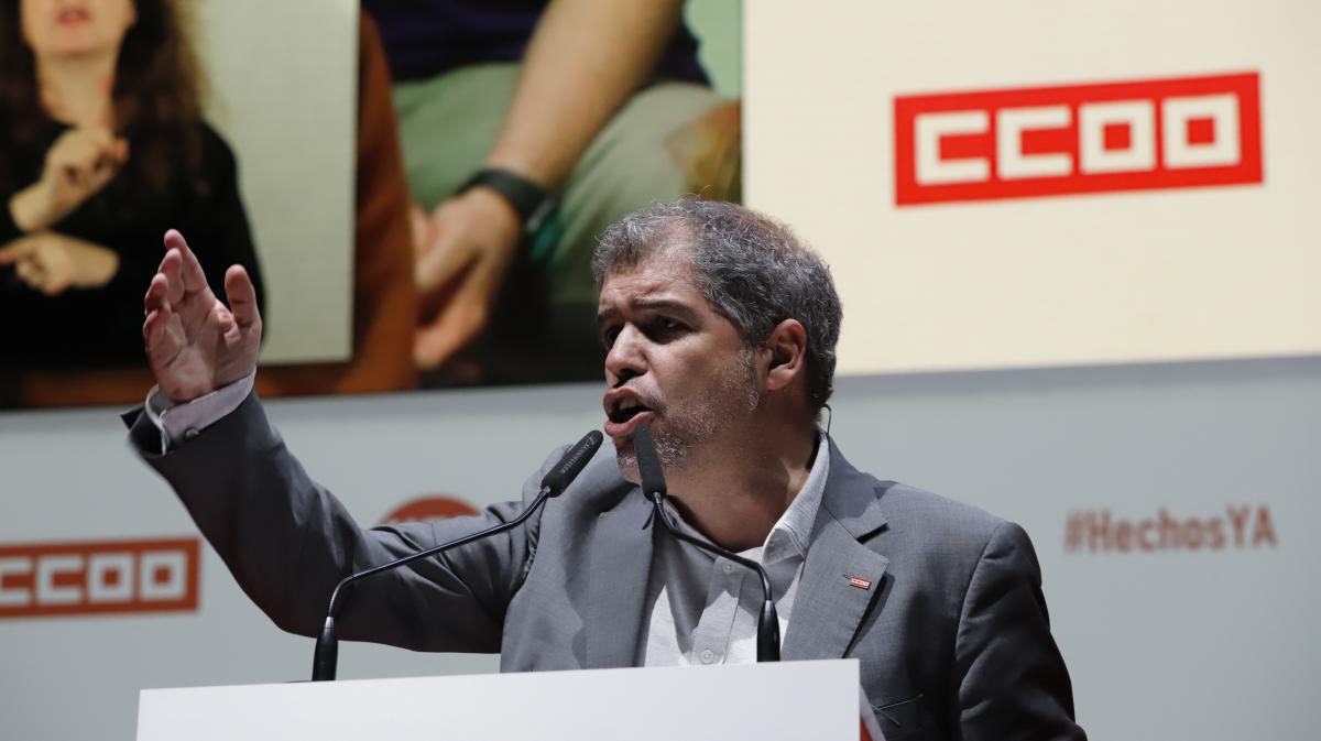 10.000 sindicalistas de CCOO y UGT llenan la Caja Mgica