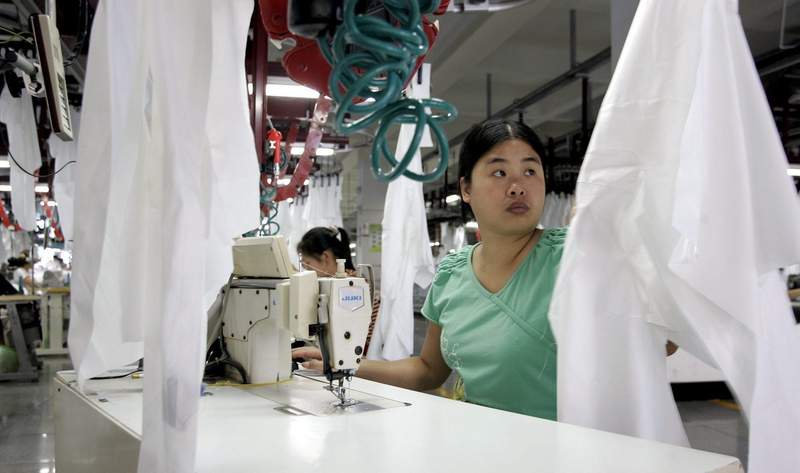 Trabajadoras de una empresa del textil de China