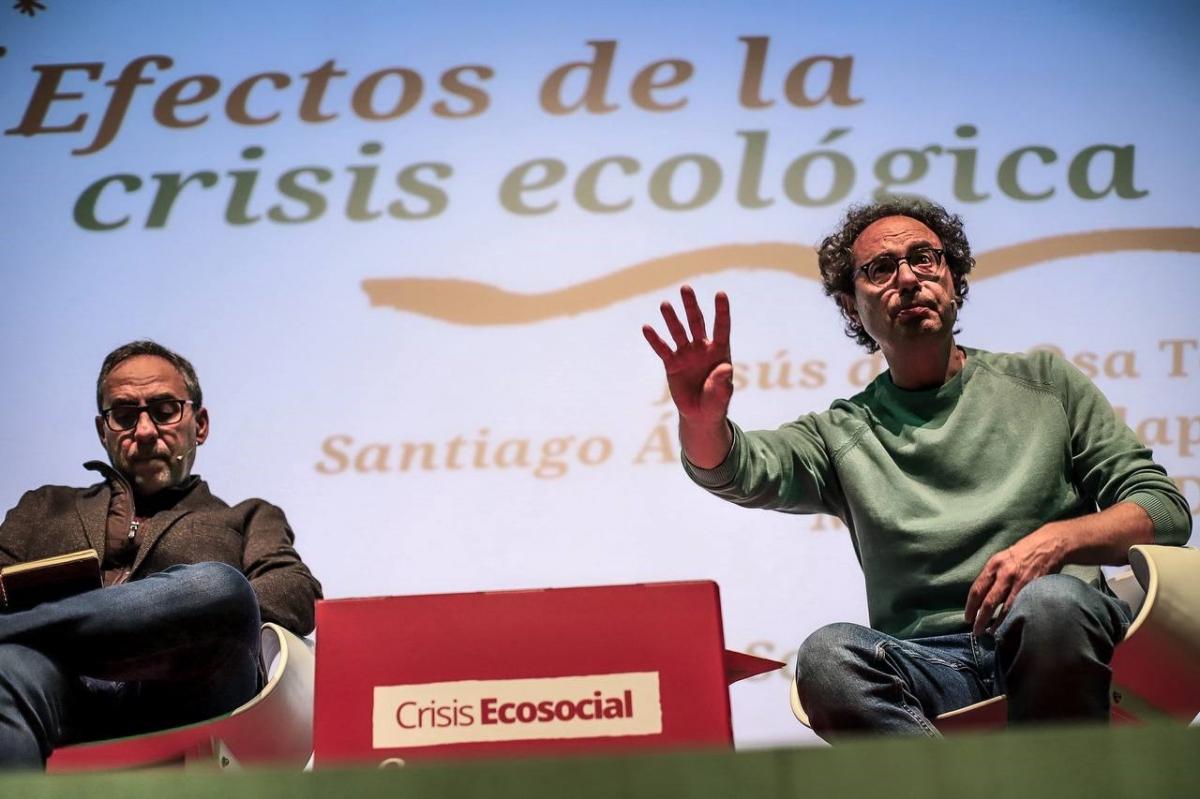 Jesús de la Osa y Santigo Álvarez durante la mesa redonda, "efectos de la crisis ecológica"