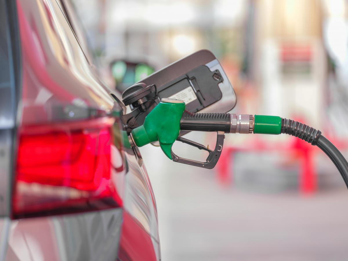 Varias de las medidas se dirigen a los precios de combustibles y carburantes