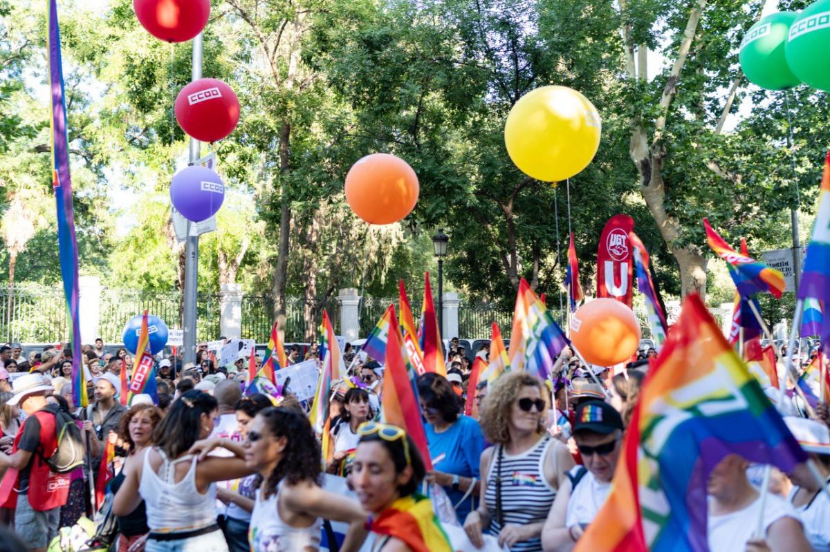 Nos hemos manifestado en la marcha del Orgullo 2023 #AlTrabajoSinArmarios #OrgulloDeSer