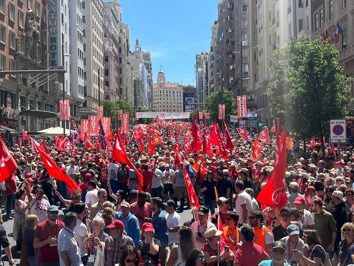 1 de Mayo 2023. "Subir salarios, bajar precios, repartir beneficios".