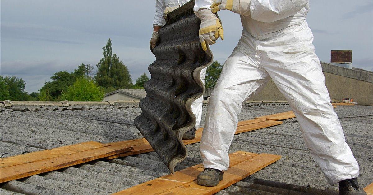 La ministra Elma Saiz se niega a reunirse con asociaciones de afectados y sindicatos para solucionar las deficiencias del Fondo de compensación de las víctimas del amianto.