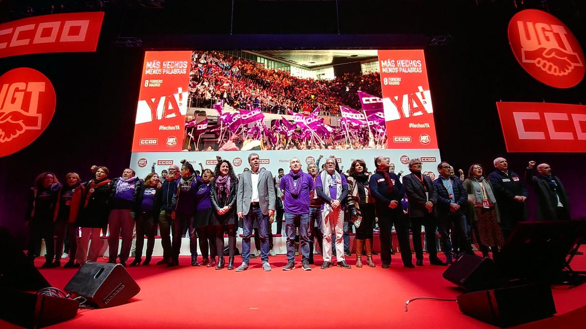 10.000 sindicalistas de CCOO y UGT llenan la Caja Mgica