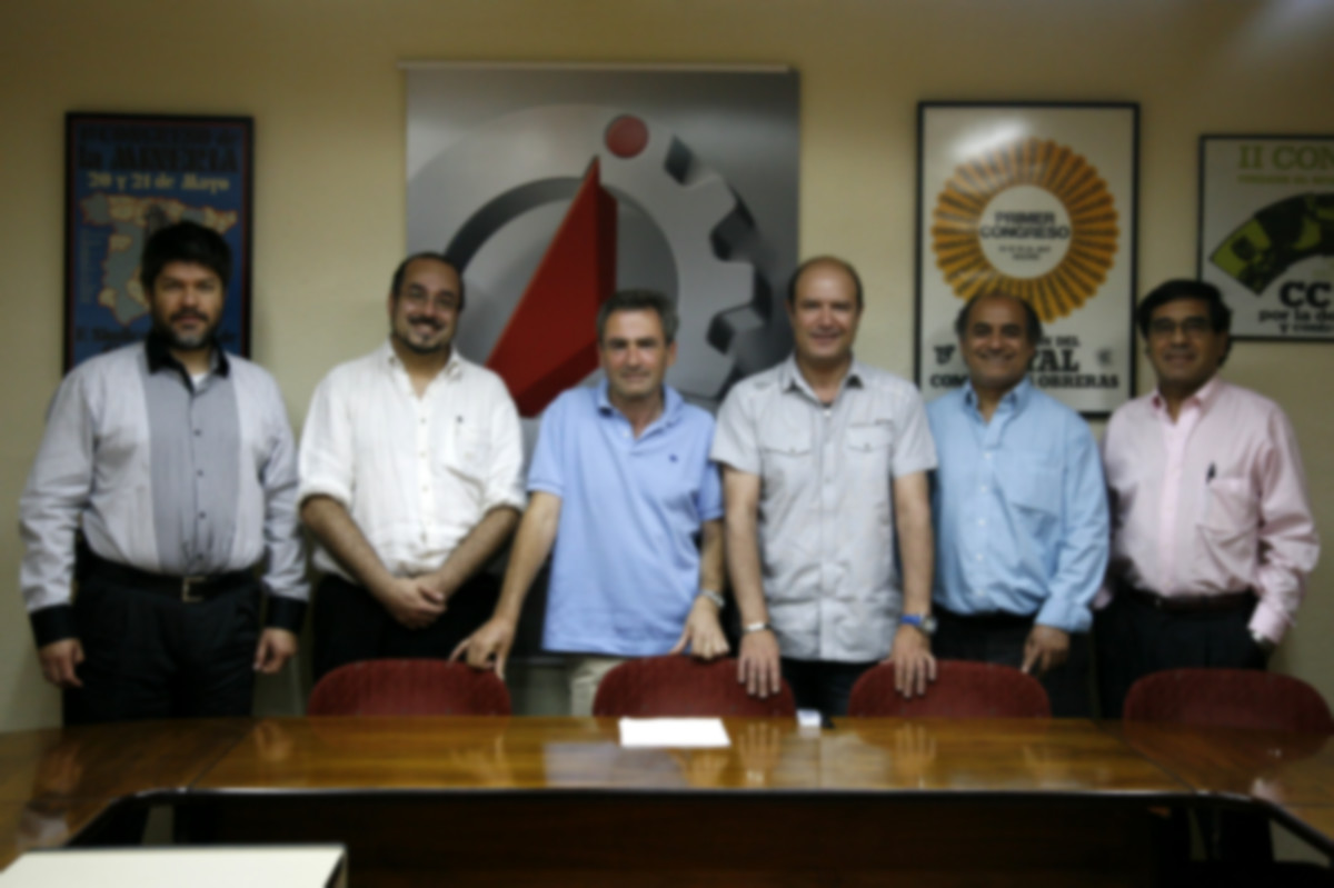 Los representantes de ambos sindicatos, en la reunin de ayer