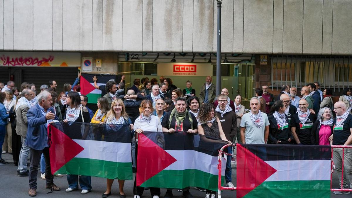 15 de octubre: Nos concentramos en la sede de CCOO para apoyar al pueblo palestino