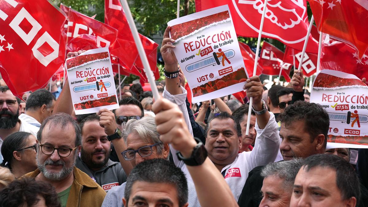 26 de septiembre: Concentracin en frente de la CEOE en Madrid para exigir la Reduccin Jornada Laboral.