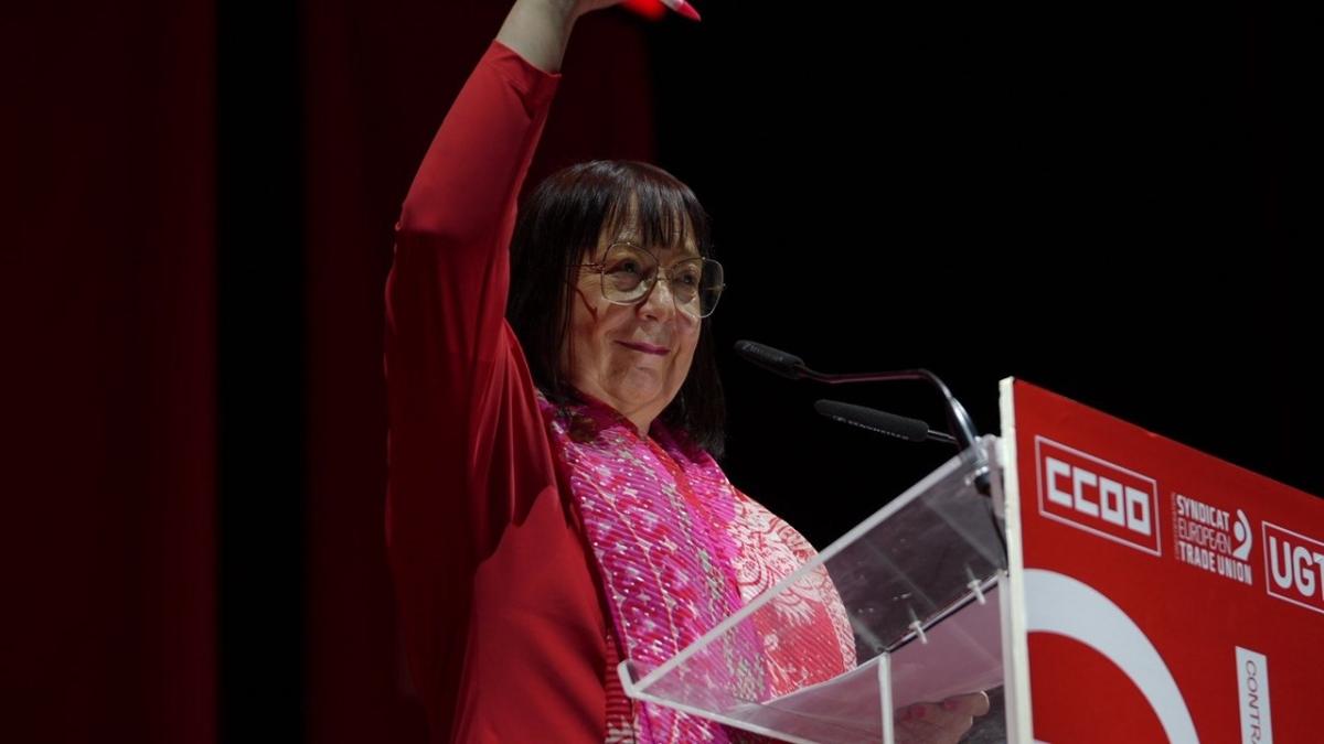 La secretaria general de la Confederación Europea de Sindicatos, Esther Lynch, saludó a los miles de asistentes en Madrid.