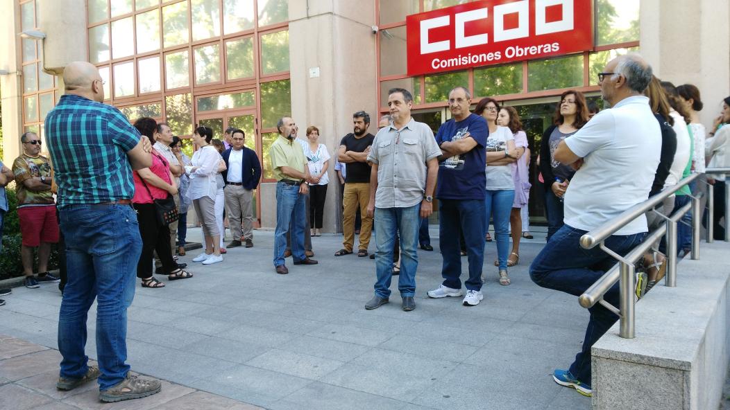 Esta maana se guard un minuto de silencio en la sede de las federaciones estatales de CCOO
