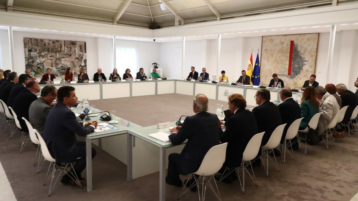 22 de octubre: Reunin sobre el tema de la vivienda. LaMoncloa.