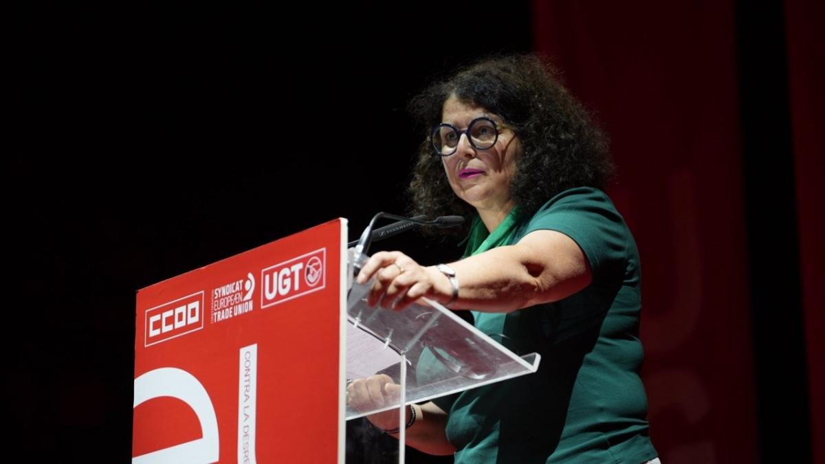 Marie-Helène Ska, secretaria general de la CSC belga, estuvo muy reivindicativa en el escenario.