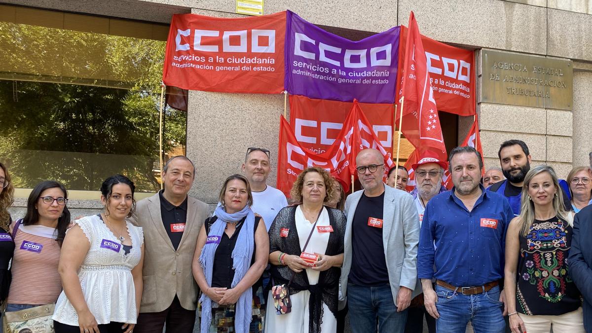 13 de junio: Unai Sordo visita a las personas encerradas en la sede de la AEAT en Madrid.