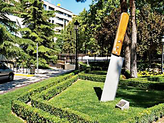 Monumento a la cuchillera en el centro de ALbacete 