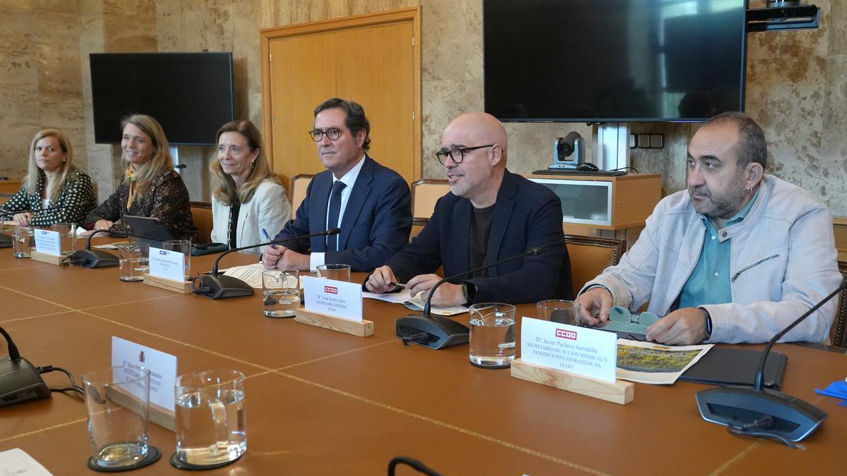 Imagen de la reunión para abordar el Pacto de Estado frente a la Emergencia Climática