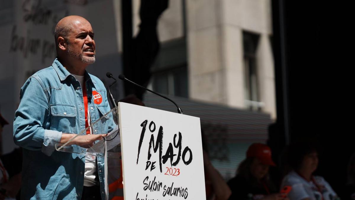 1 de Mayo 2023. "Subir salarios, bajar precios, repartir beneficios".