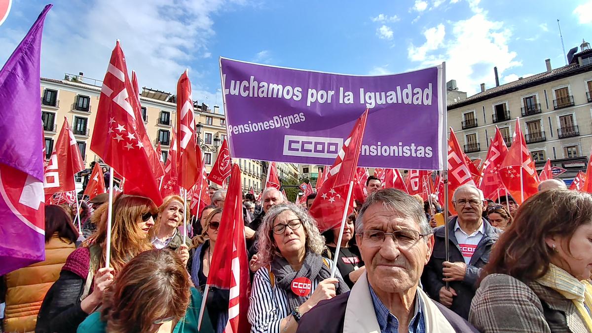 CCOO y UGT presentan sus "10 propuestas para el Giro Social" con el objetivo de recuperar derechos y libertades