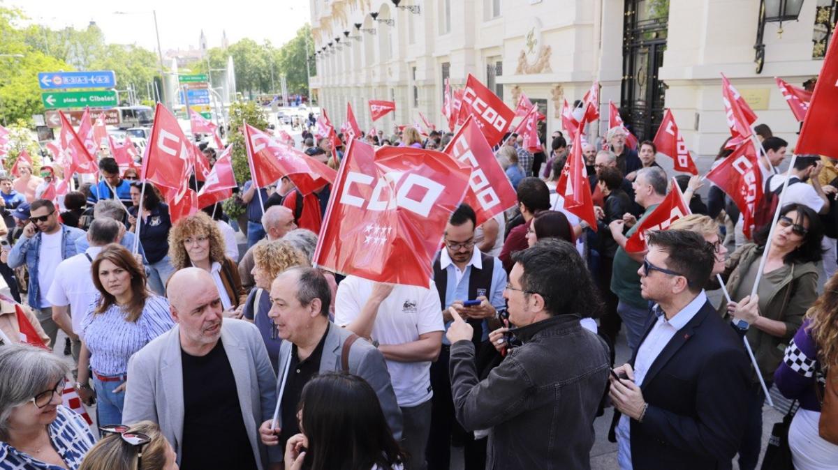 CCOO ha protagonizado una concentración frente al Congreso de los Diputados para exigir a los partidos políticos que se convalide el decreto de prórroga de los alquileres.