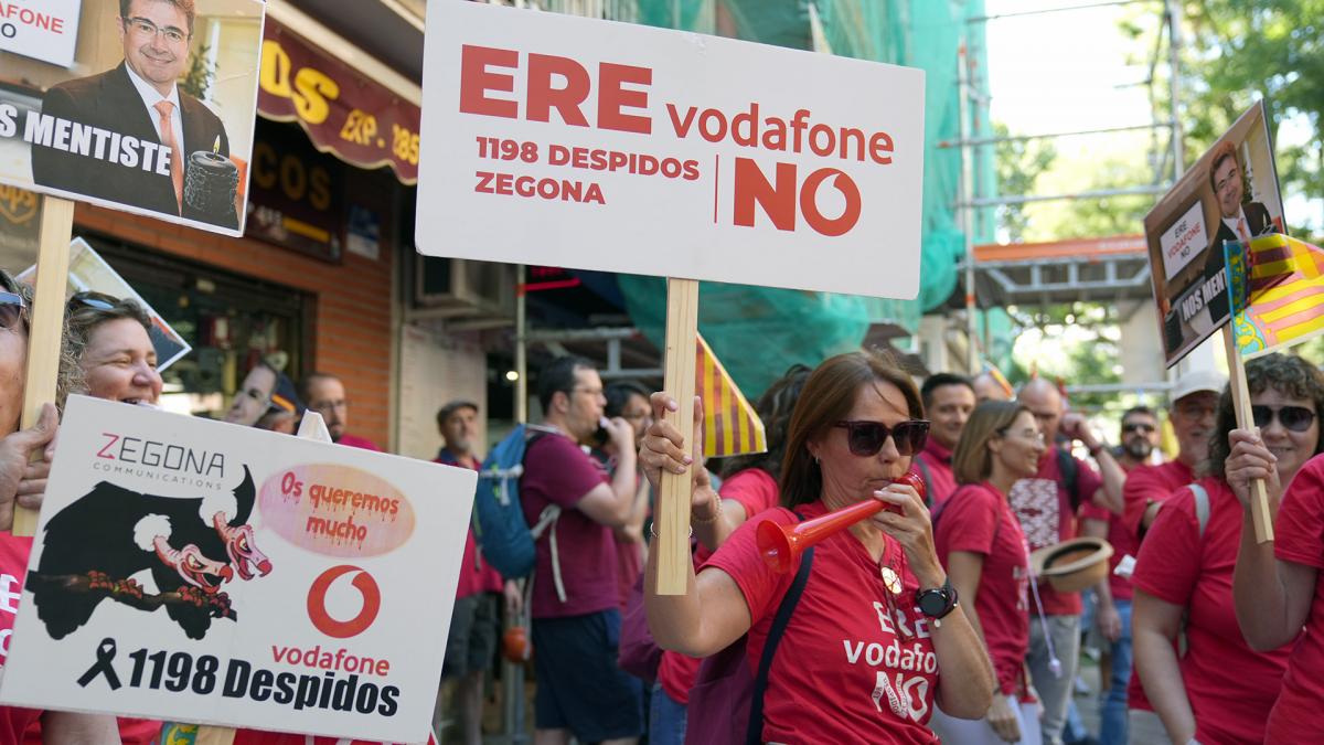 9 de julio: Concentracin contra el ERE en Vodafone.