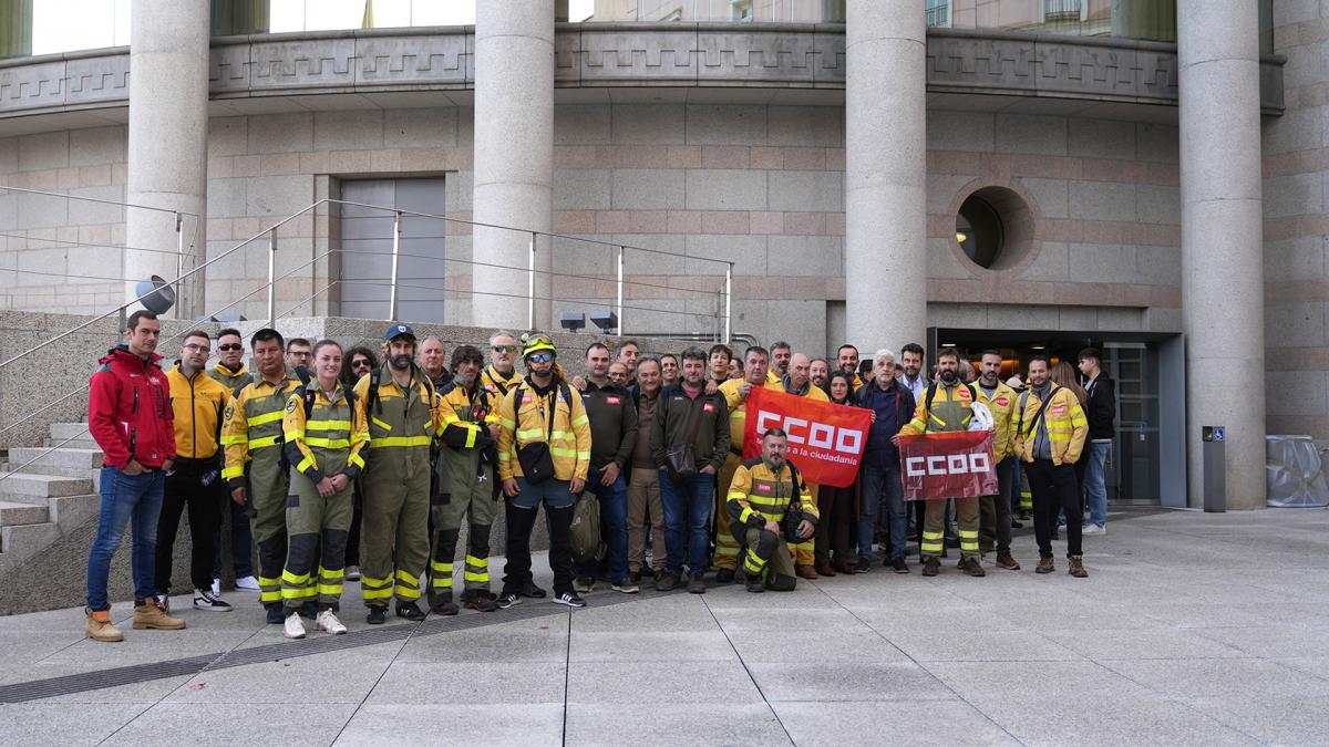 30 de octubre: Aprobacin de la Ley Bsica de Bomberos y Bomberas Forestales y de la Ley Bsica de Agentes Forestales y Medioambientales en el Senado.