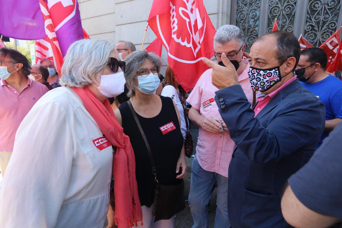 Carlos Bravo y Paloma López durante la concentración en Madrid