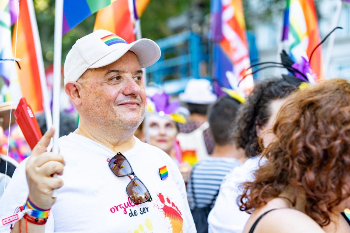 Nos hemos manifestado en la marcha del Orgullo 2023 #AlTrabajoSinArmarios #OrgulloDeSer