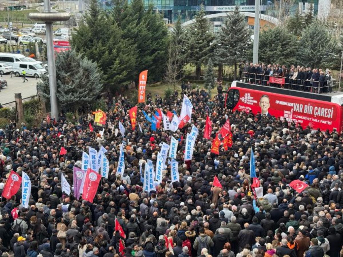 Accin de protesta y solidaridad ante el arresto de Ekrem İmamoğlu, lder de la oposicin [imagen de la web de KESK]