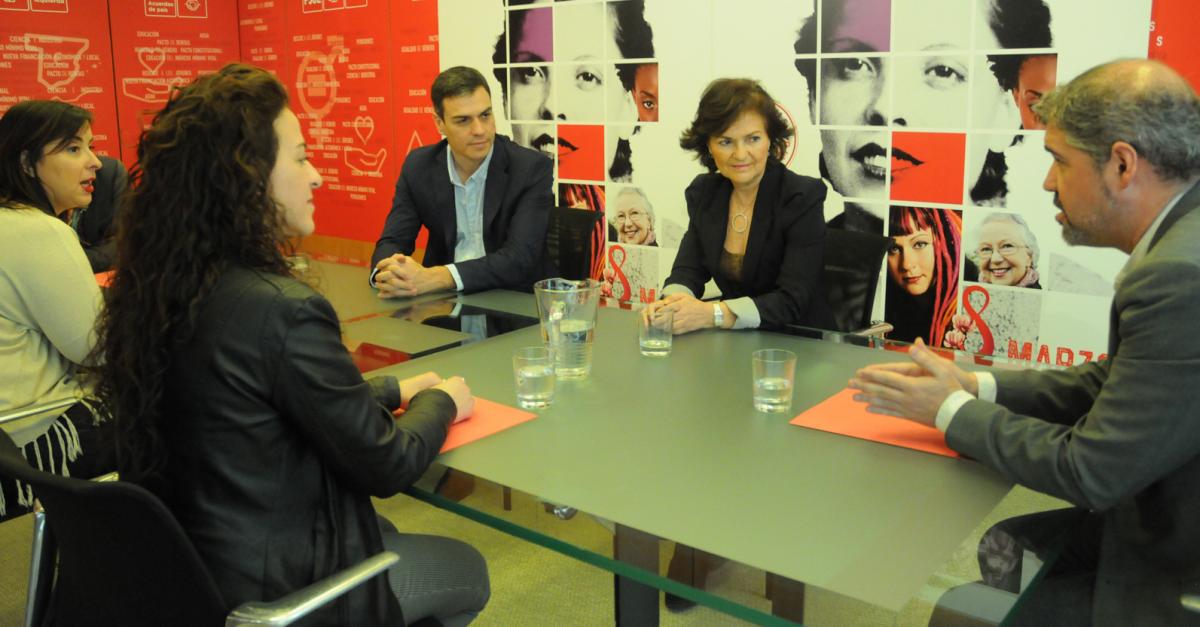 Aspecto de la reunión de CCOO y UGT con el PSOE